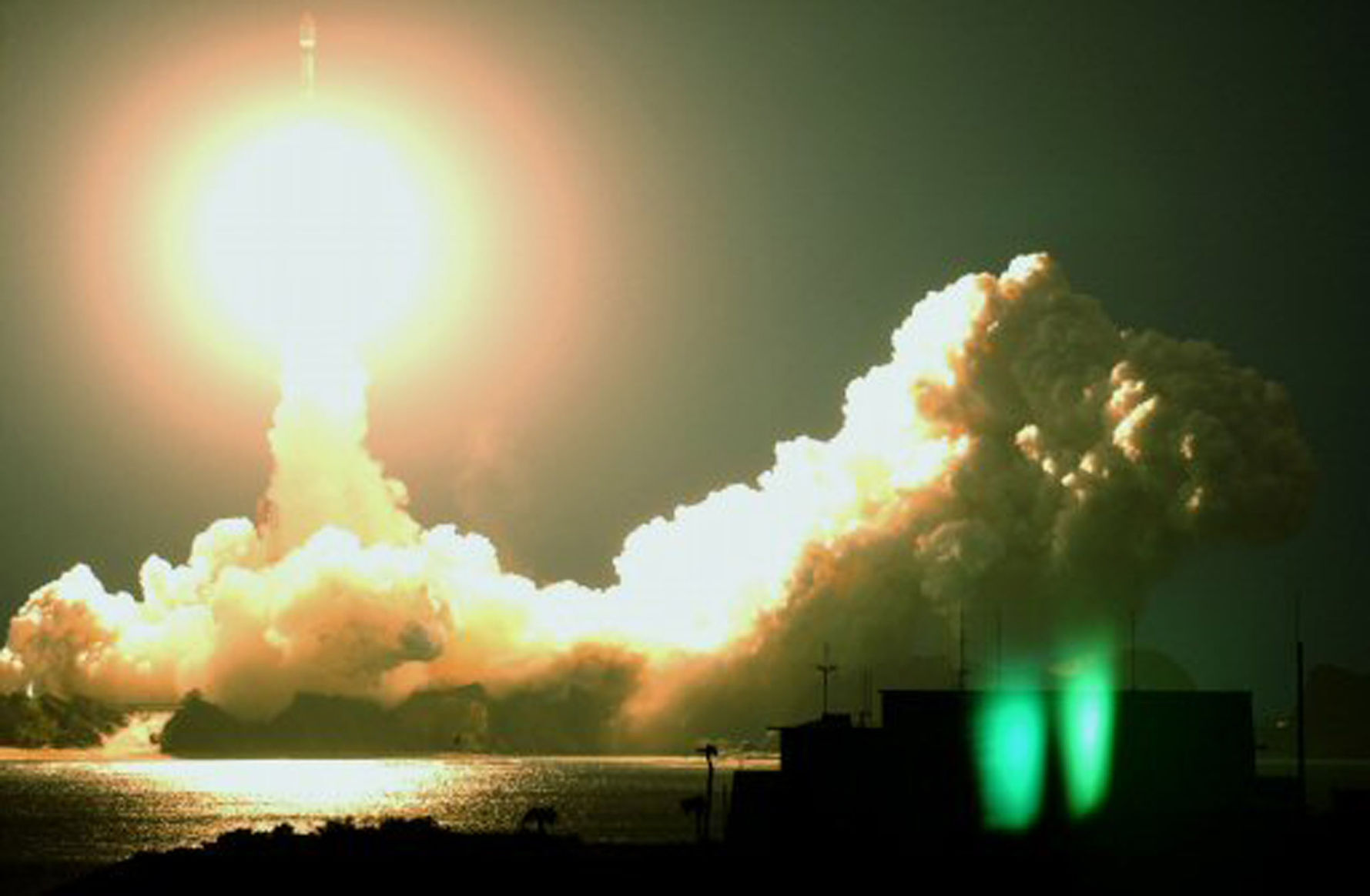 2005: Japanese rocket H-2A